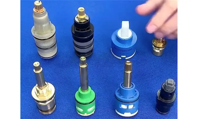 The O-ring of the hot and cold valve core (4)